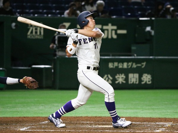 昨年秋のリーグ戦で５本塁打を放ち、阪神大学リーグの新記録を樹立した天理大・大石航輝