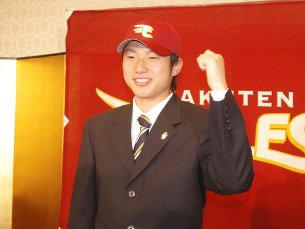 2007年のドラフトで５球団から1位指名を受け、楽天に入団した長谷部康平