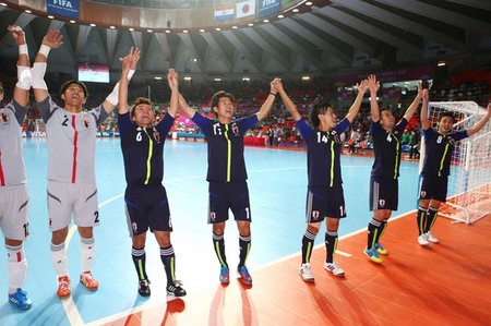 フットサルＷ杯で初の決勝トーナメント進出を決めた日本代表。