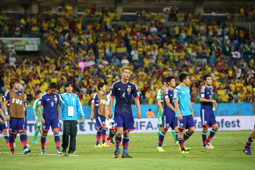 日本は本田圭佑ら選手が優勝を目標にしていたが、グループリーグ敗退で終わった