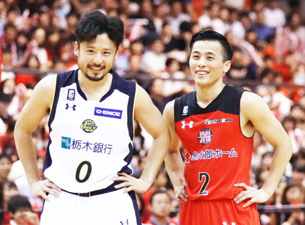 オールスターゲームに出場する田臥勇太（左）と富樫勇樹（右）