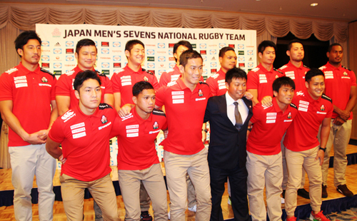 記者会見で五輪切符獲得への思いを語った、セブンズ 男子日本代表の監督と選手たち