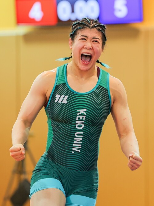 2024年１月のプレーオフで勝利を収め、感情を爆発させる尾﨑野乃香　photo by Hotaka Sachiko