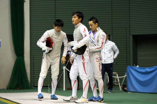 団体戦でカギを握る若手の敷根崇裕（左）、松山恭助（中央）、そしてエースの太田雄貴（右）