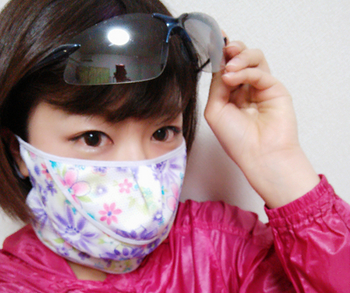 スポーツ用マスクとサングラスで外気をシャットアウト！