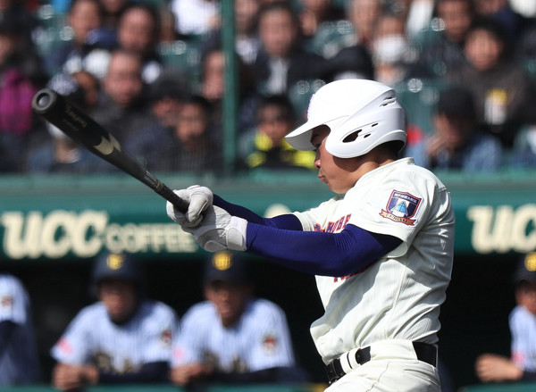 センバツでは無安打に終わったが強肩・強打の捕手としてプロ注目の猪田和希