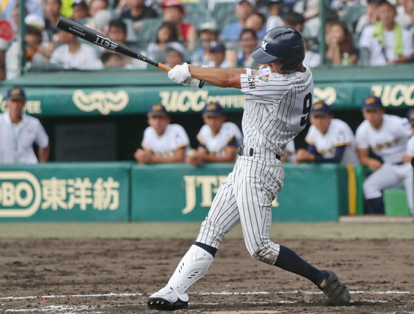 昨年夏の甲子園で満塁本塁打を放った明徳義塾の好打者・西浦颯大