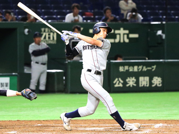 関西学生野球連盟で史上28人目の通算100安打を達成した立命館大の辰己涼介