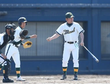 履正 社 岡田 監督 経歴