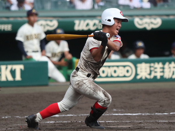 奈良大会で新記録となる５本塁打を放った智弁学園・坂下翔馬