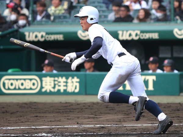 東邦の４番として４割を超す高打率で優勝に貢献した熊田任洋