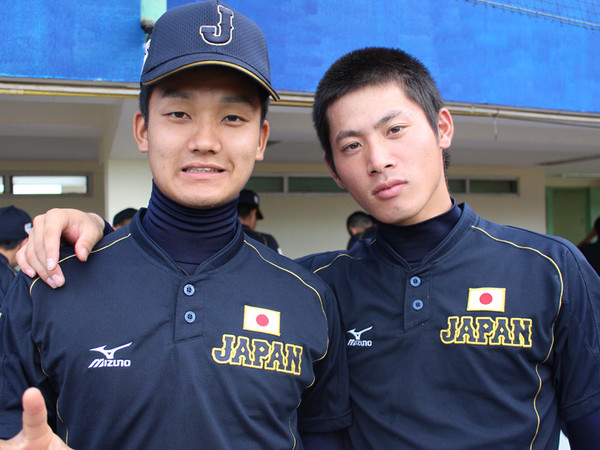 Ｕ18日本代表としてアジア選手権にした安田孝之氏（写真左）。右は岸潤一郎