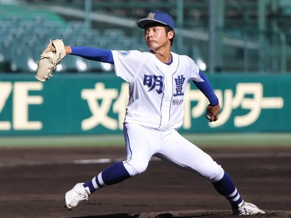 天理戦で７回９奪三振の好投を見せた明豊の若杉晟汰