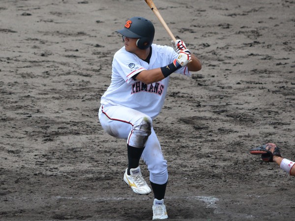 春夏連覇を達成した興南の5番打者として活躍した銘苅圭介