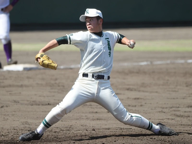 巨人 大江竜聖をしのぐキレと度胸 二松学舎の左腕は必殺クロスファイアーを武器に上位進出を狙う 高校野球他 集英社のスポーツ総合雑誌 スポルティーバ 公式サイト Web Sportiva