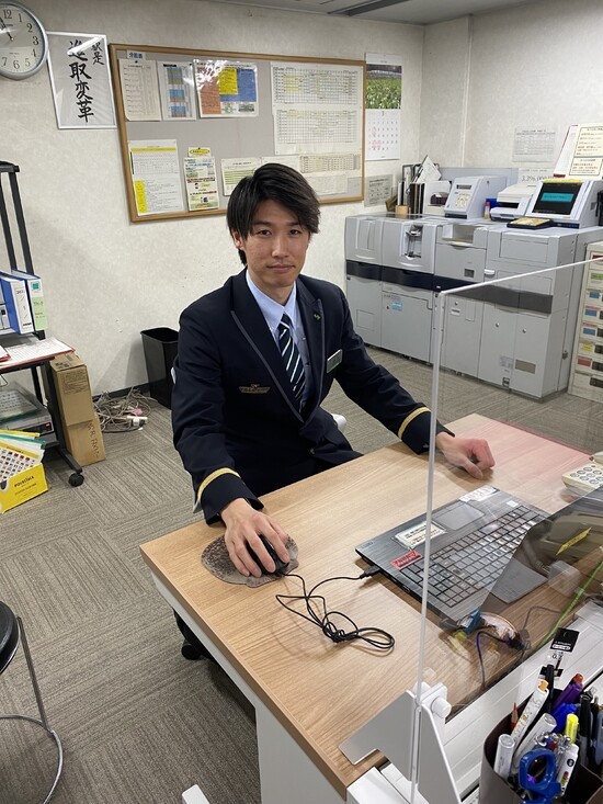 現在、JR東日本の駅員として働き一児の父親の吉永さん（写真＝JR東日本提供）