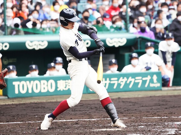 大阪大会で3本塁打を放った強肩・強打の捕手、大阪桐蔭の松尾汐恩