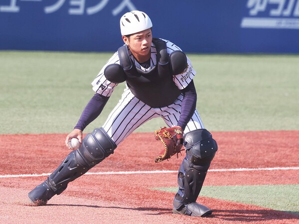 高校球界屈指の強肩を誇る九州国際大付の野田海斗