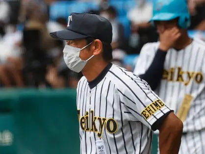 ６年前、監督不信の状態だった帝京第五を甲子園へ。元ロッテの小林昭則監督は生活面からチームを立て直した