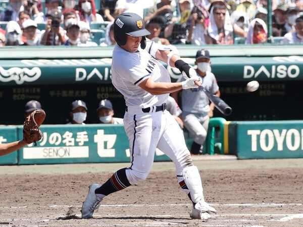 今夏の甲子園で3本塁打を放った高松商の浅野翔吾