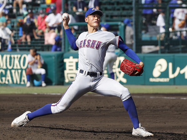 長身から投げ下ろすストレートが魅力の明秀日立・猪俣駿太