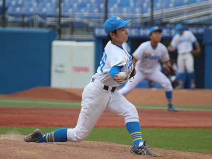 父・渡辺俊介と同じサブマリンの東大野球部・向輝。参考にするのは牧田和久と中川颯で「父の投げ方はやりづらい」