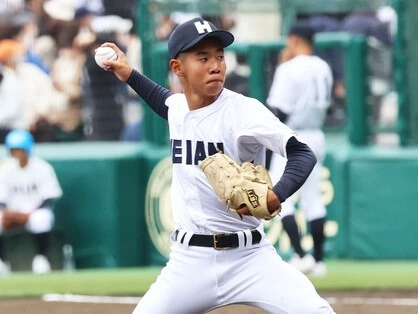 龍谷大平安の逆転劇を呼んだ「補欠だった」選手たち エースが後ろを託すのは「練習が好きじゃなかった」同級生