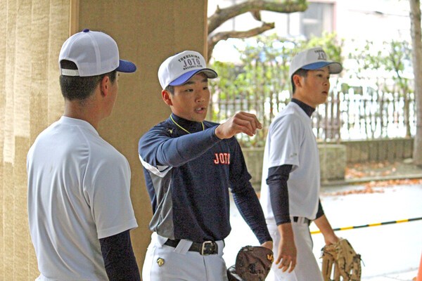 チームの要である森本凱斗主将（中央）
