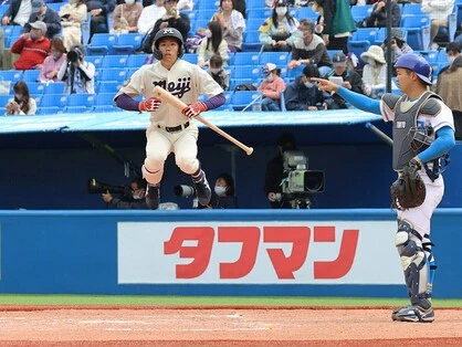 「垂直ジャンプ」が話題　明治大・飯森太慈は指定校推薦からその快足でレギュラーを奪取→首位打者＆盗塁王に輝いた
