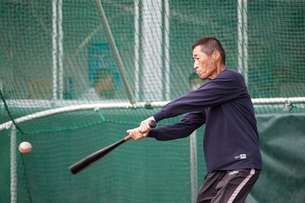 前田氏も新バットを試し打ち