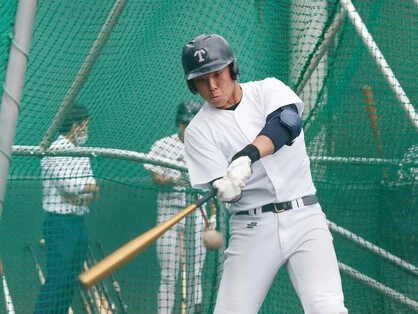 高校野球は新基準の金属バット導入でバッティングがどう変わるのか　試打した帝京高校の部員は「音に惑わされる感じがします」