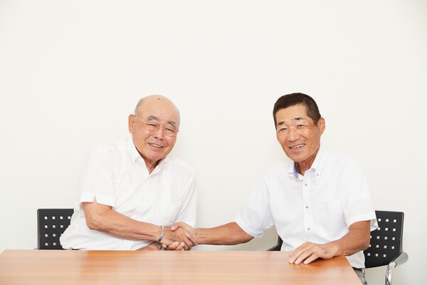対談したPL学園元監督の中村順司氏（左）と帝京名誉監督の前田三夫氏