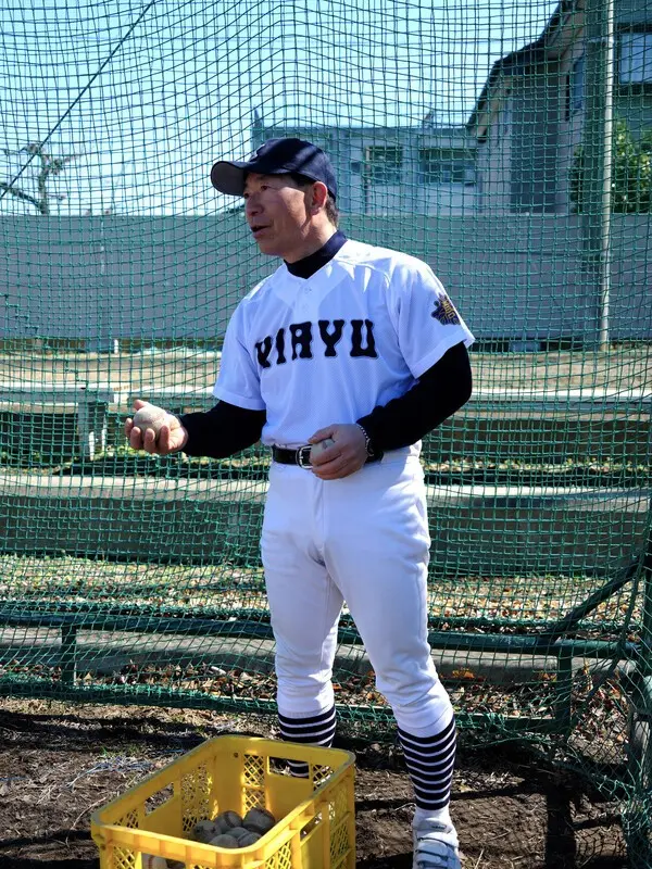 選手の適性を見極めながら指導にあたっている photo by Sportiva