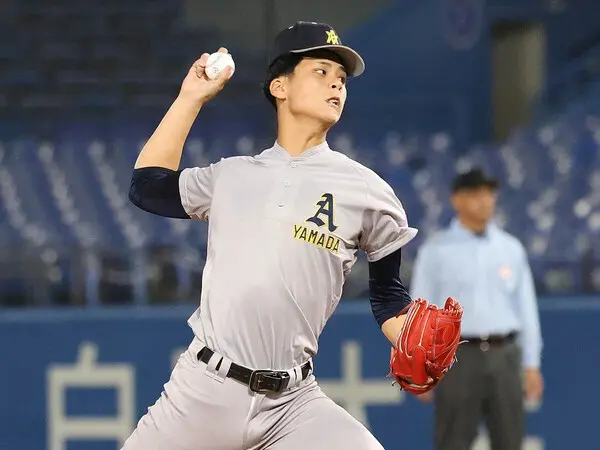 昨年秋の東北大会を制した青森山田・関浩一郎　photo by Ohtomo Yoshiyuki