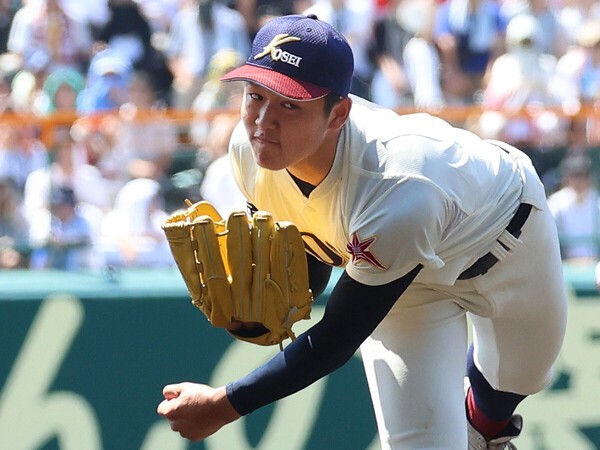 １年夏から甲子園のマウンドを経験している八戸学院光星の洗平比呂　photo by Ohtomo Yoshiyuk