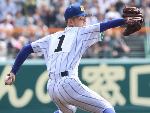 同級生の石垣元気とともにセンバツ優勝へと導いた健大高崎・佐藤龍月　photo by Ohtomo Yoshiyuki