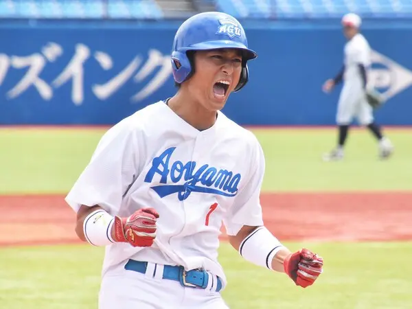 リーグ戦の優勝をかけた中央大戦で逆転の３ランを放った青山学院大・佐々木泰