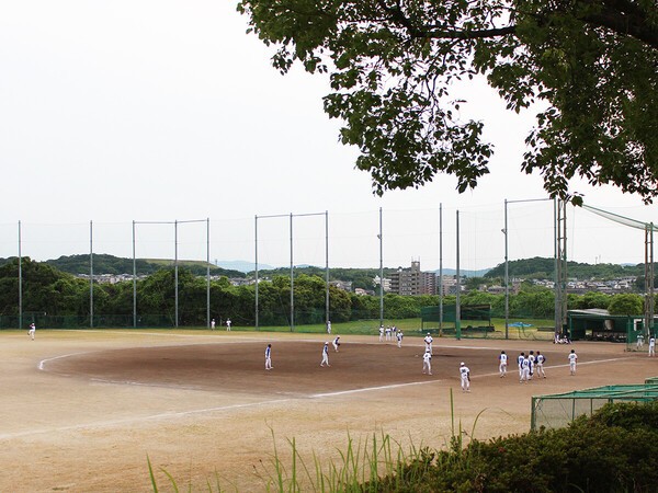 北筑高校のグラウンド　photo by Uchida Katsuharu