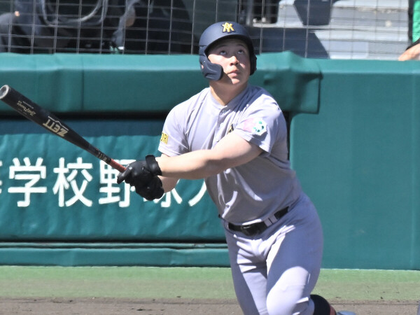 青森大会準々決勝の八戸学院光星戦で２打席連続本塁打を放った青森山田・原田純希　photo by Sankei Visual