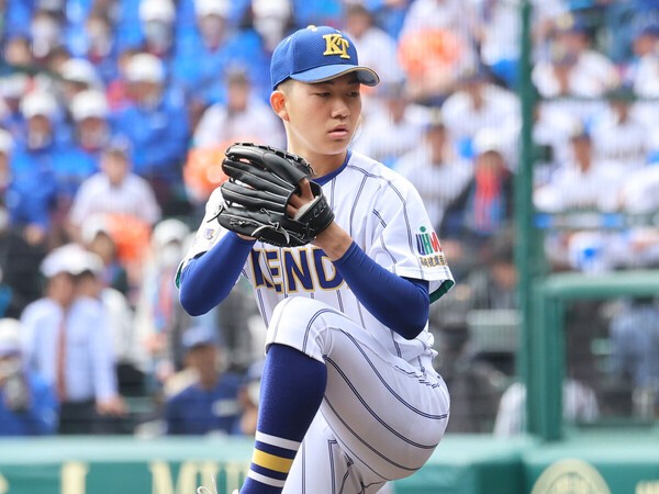 最速154キロを誇る健大高崎の２年生投手・石垣元気　photo by Ohtomo Yoshiyuki