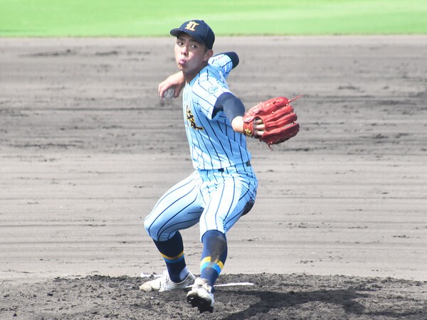 智辯和歌山戦で自己最速の146キロを記録した和歌山南陵の松下光輝　photo by Kikuchi Takahiro