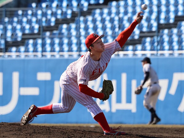 富士大の左腕・佐藤柳之介　photo by Ohtomo Yoshiyuki