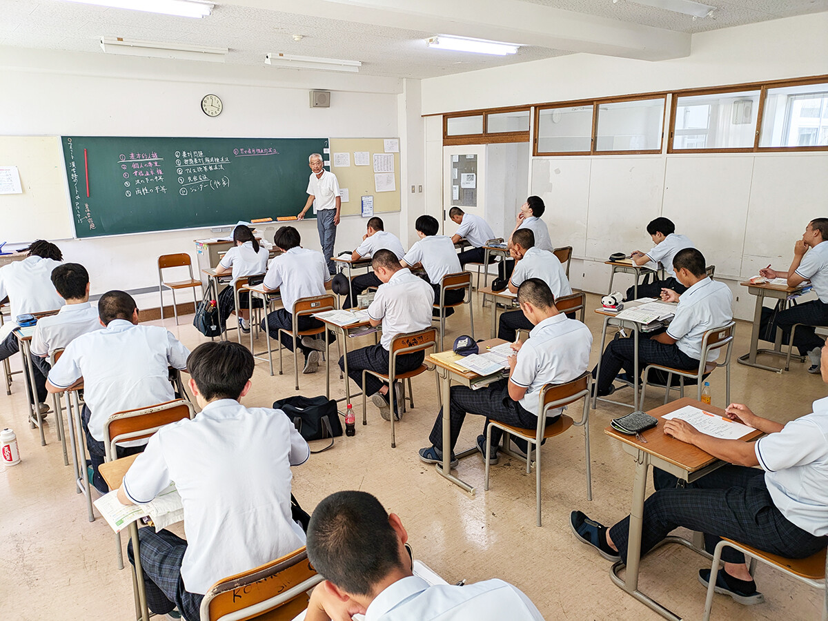 過酷すぎる学校生活に転校者が続出 18人の生徒たちはなぜ和歌山南陵に残る選択をしたのか