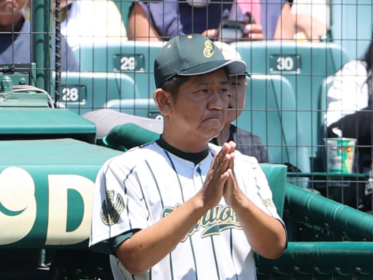 【夏の甲子園】強豪復活を託された鶴岡東の佐藤俊監督　負け続けるなかで得られた「気づき」