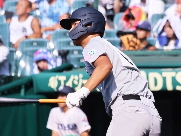 昨年夏の甲子園も経験した青森山田・蝦名翔人　photo by Ohtomo Yoshiyuki