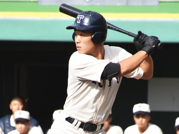 昨年秋の公式戦15試合で12打点をマークした東洋大姫路の見村昊成　photo by Kikuchi Takahiro
