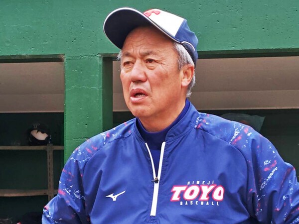 東洋大姫路の主将として1979年春の甲子園でベスト４に入った岡田龍生監督　photo by Tamigami Shiro