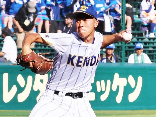 昨年夏の群馬大会で10者連続奪三振をマークした健大高崎の下重賢慎　photo by Ohtomo Yoshiyuki