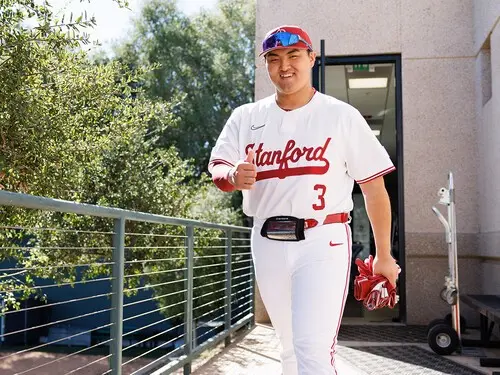 待望の本塁打が出たスタンフォード大の佐々木　photo by Bob Drebin/ISI Photos