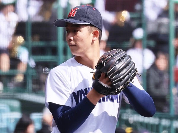 横浜高の背番号１・奥村頼人　photo by Ohtomo Yoshiyuki
